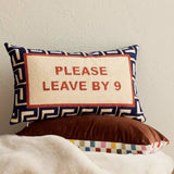 Verlaat alsjeblieft om 9 uur naaldpuntkussen.