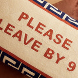 Verlaat alsjeblieft om 9 uur naaldpuntkussen.