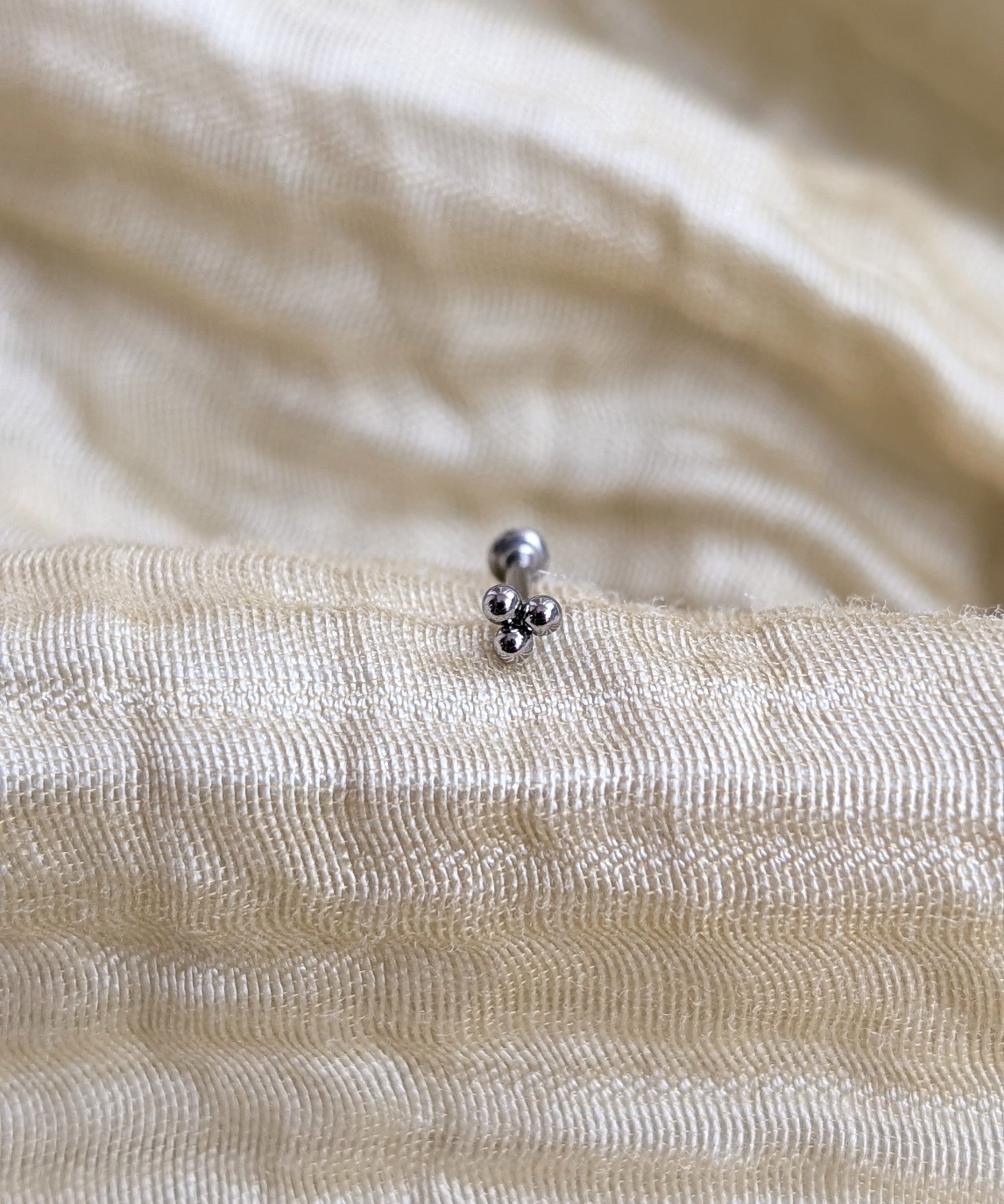 Titanium Labret Triple Dots