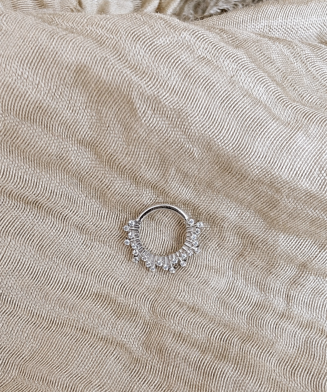 Daith Click Ring Nova